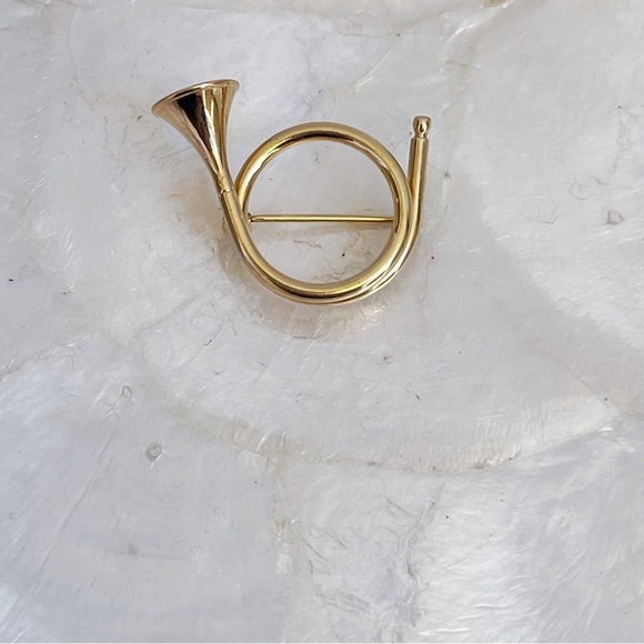 Vintage Gold Tone French Horn Mini Brooch 1” - Picture 3 of 8